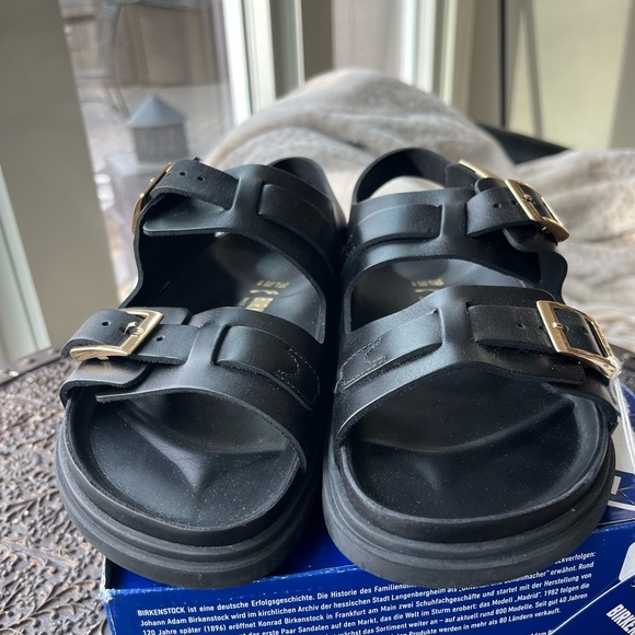 BIRKENSTOCK CANNES LEATHER SANDALS IN BLACK 39 EU 8 US - Picture 9 of 12